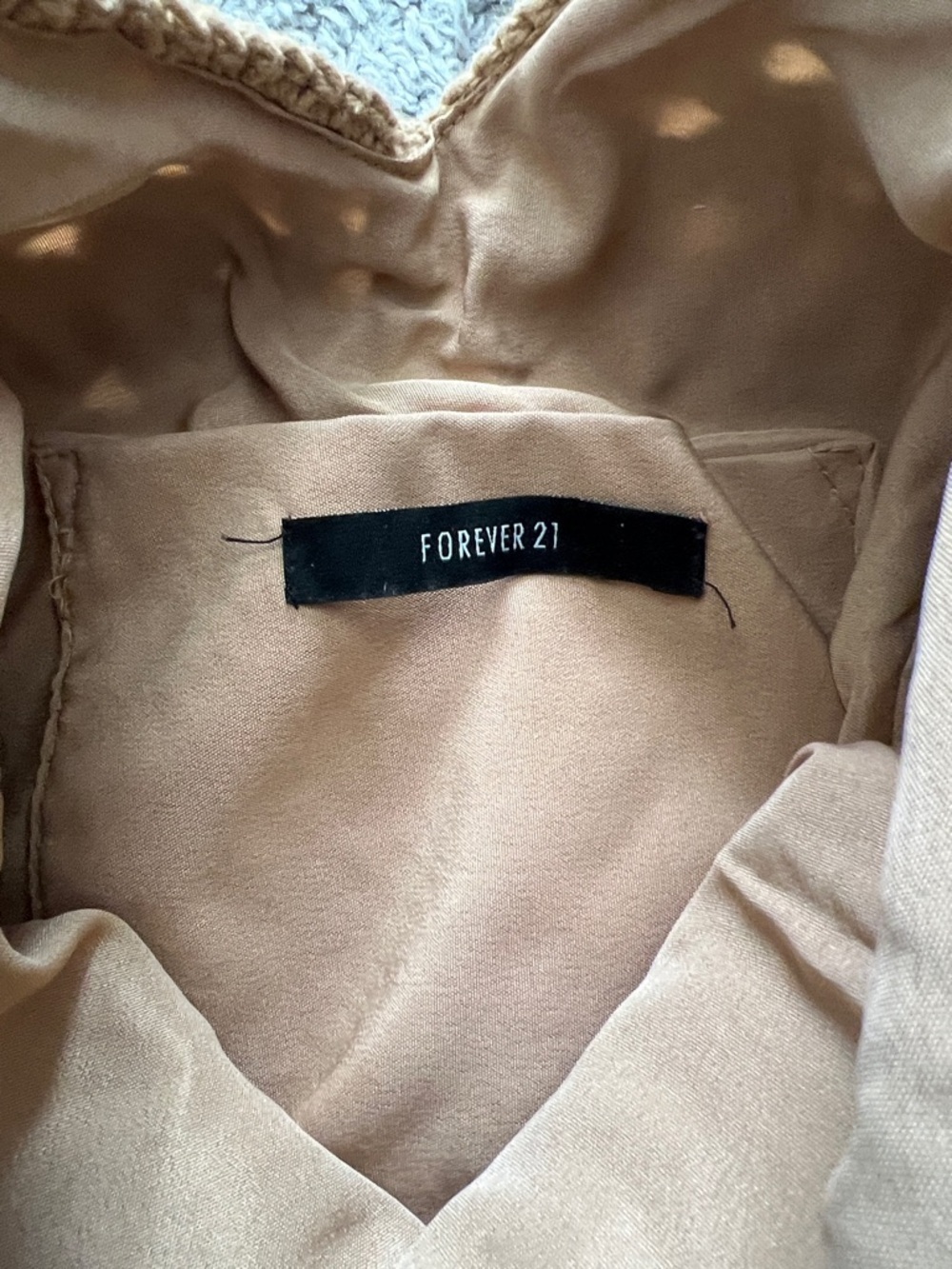Forever 21 Tan Knit Shoulder Bag Purse with Inside Pocket - Picture 4 of 8